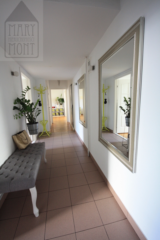 Apartament 4 pokojowy w kamienicy.