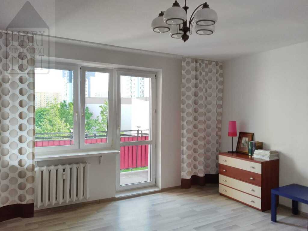 2 pokoje, osobna kuchnia, duża loggia-Gocław